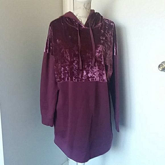 flirtitude Tops - Flirtitude Active hooded sweatshirt NWT XL /XXL